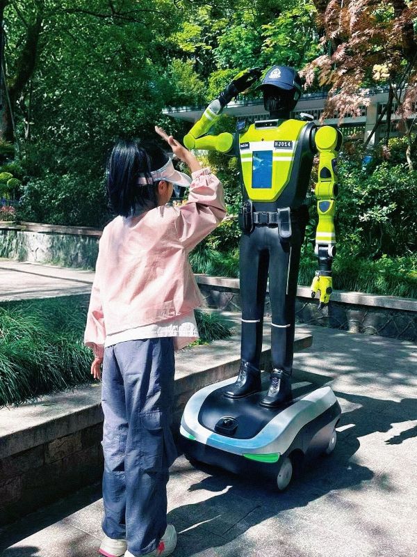 Polite Robot Traffic Officer